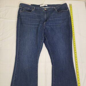 Signature levi strauss pull on womens jeans MID RISE BUTCUT 24M W37 L32